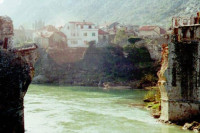 Na današnji dan prije 29 godina srušen je Stari most u Mostaru