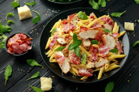 Pasta sa piletinom i mocarelom