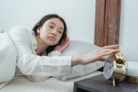 Budite se neposredno prije oglašavanja alarma? Naučnici tvrde da postoji objašnjenje