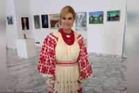 Kitarović će bodriti Vatrene u narodnoj nošnji Posavine