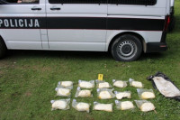 Iz auta izbacili pola kilograma spida