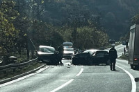 Teža saobraćajna nesreća kod Konjica: Ima povrijeđenih osoba, saobraćaj otežan