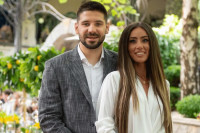 Kristina Mitrović u modnoj kombinaciji koja oduzima dah: Supruga srpskog "orla" zapalila društvene mreže (FOTO)