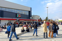 Građani prate utakmicu reprezentacije Srbije na Trgu Srbije