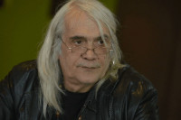 „Čupo, Čupo, osećam se glupo!“ – Bora Čorba u stihovima o (k)iksu Srbije