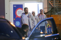Reprezentacija Srbije u Beogradu, fudbaleri se slikali sa navijačima FOTO
