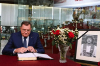 Dodik se upisao u knjigu žalosti povodom smrti Siniše Mihajlovića