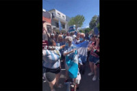 Ludnica u Argentini: Zaplesala i Mesijeva baka (VIDEO)