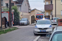 Драма у Новом Саду: Дјевојка нађена без свјести на кревету, полиција разваљивала врата од стана