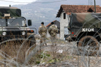 Срби 17. дан на барикадама на сjеверу КиМ: Мирно јутро након рафалне паљбе у Зубином Потоку