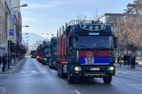 Kamionima provezli badnjak ulicama Banjaluke