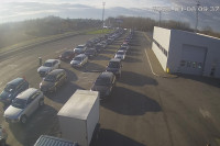 Kilometarske kolone vozila na više graničnih prelaza