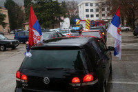 Defile automobila okićenih zastavama Srpske kroz Trebinje i Bileću