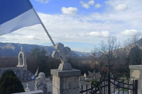 Oskrnavljeno groblje u Mrkonjićima, rodnom selu Svetog Vasilija Ostroškog