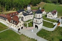 Majkama u čast kod manastira Osovica podižu spomenik