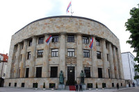 Banjalučanin prijetio pištoljem sugrađaninu kod Palate Republike