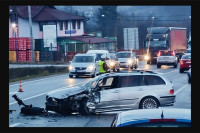 Troje povrijeđenih u sudaru dva vozila