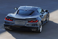 Chevrolet Corvette E-Ray стиже с "електрифицираних" 665 КС
