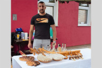 Gačanin Jovan Jeremić javorove gusle pravi kao od šale