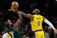 Dres LeBron Džejmsa prodat na aukciji za 3,7 miliona dolara