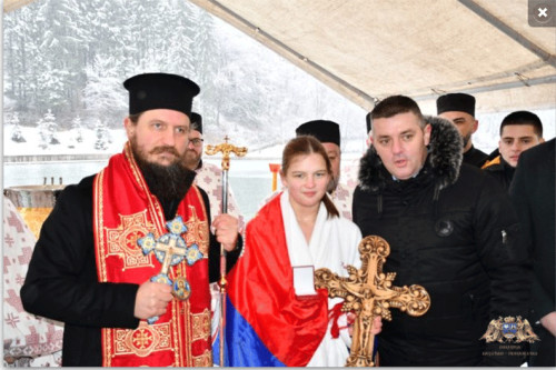 Најхрабрији запливали за Часни крс