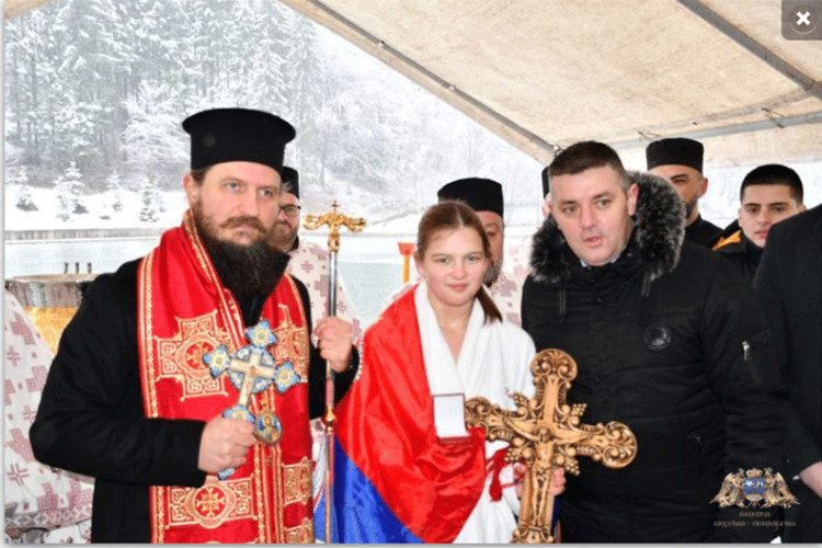 Најхрабрији запливали за Часни крс