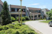 Policija pretresla Dom zdravlja u Lukavcu zbog nezakonitog izdavanja recepata i prodaje lijekova