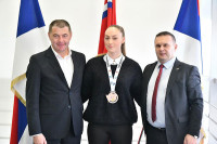 Prijem kod gradonačelnika Istočnog Sarajeva za osvajačicu zlatne i bronzane medalje