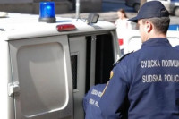 Detalji pucnjave u Otesu: Muškarca ranio sudski policajac