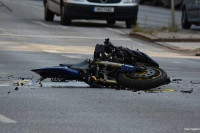 Udes u Banjaluci: Sudarili se motocikl i automobil
