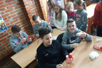 Srpčani telefone zamijenili iglom i koncem