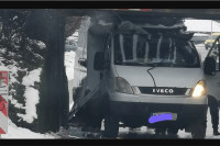 Kombi zapeo ispod nadvožnjaka kod Incela