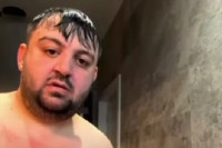 Odbornik se pojavio go na onlajn sastanku