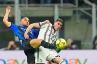 Real želi da upari Vlahovića i Benzemu