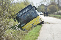 Novi detalji o saobraćajnoj nezgodi kod Prijedora: Sedam putnika lakše povrijeđeno u slijetanju autobusa
