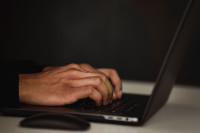 Bolji indikator od mjerenja otkucaja srca: Kako kucaš po tastaturi – takav ti je stres