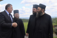 Dodik ugostio igumana manastira Hilandar oca Metodija