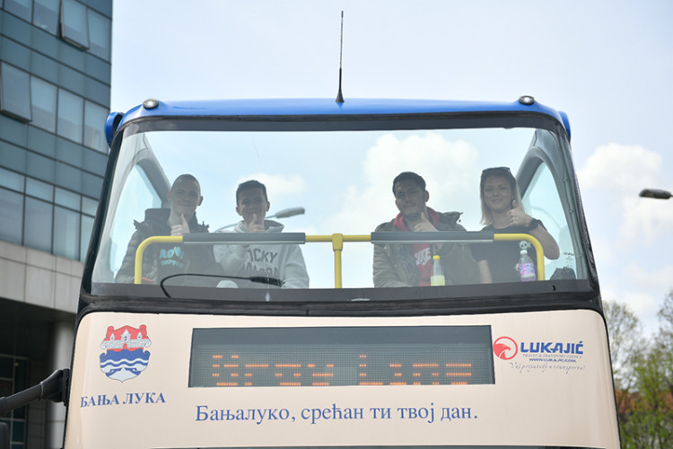 Panoramski autobus