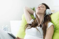 Slušanje muzike pred spavanje poboljšava kvalitet sna