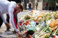 Fudbaleri Zvezde odali počast žrtvama masakra u školi "Vladislav Ribnikar"