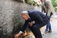 Džajić i Šurbatović odali počast nastradalima u OŠ "Vladislav Ribnikar"