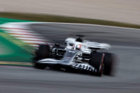 Vozač F1 umalo pregazio člana tima VIDEO
