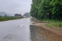 Voda na magistralnom putu Novi Grad - Prijedor; Otežan saobraćaj