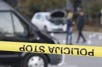 Poginulo lice prilikom prevrtanja radne mašine