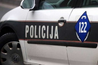 Pretresi na više loakcija u Tuzli, pronađena droga, bomba i drugi predmeti