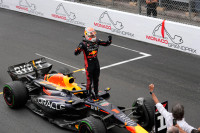 F1: Maks Ferstapen pobijedio na Velikoj nagradi Monaka