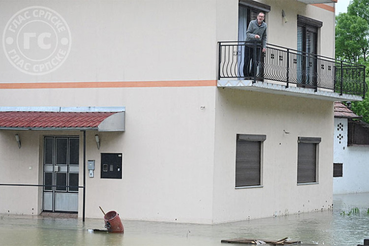 Volonteri neumorno rade na odbrani užeg centra grada
