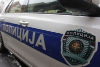 У крвавом окршају у Сомбору рањене три особе: Мушкарац пријетио жени па запуцао на патролу