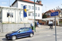 Dvojica muškaraca napali zaštitara u Gradačcu, on pucao na njih i ranio jednog