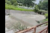 Prijavljeno da je dijete upalo u potok u Hadžićima, policija na terenu
